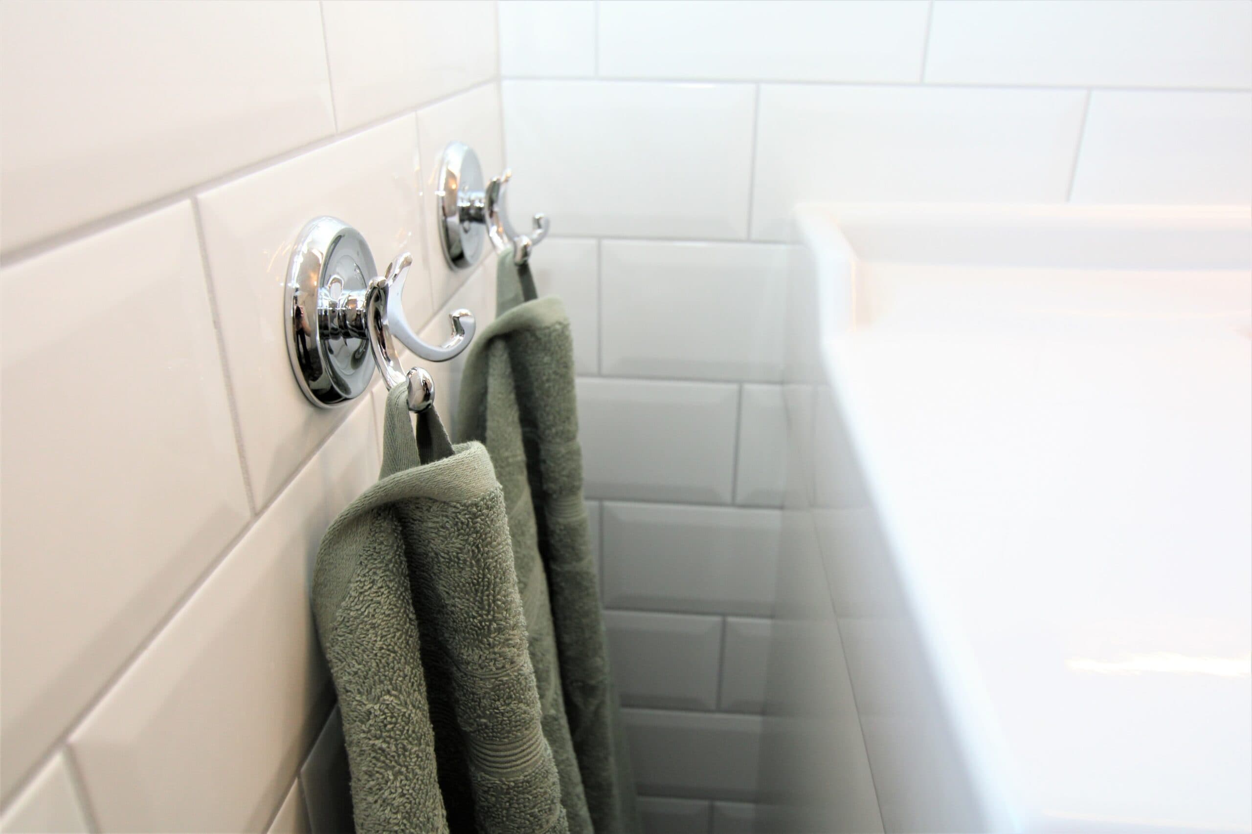 Handdukskrok dubbel i sekelskiftstil