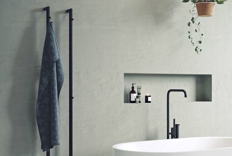 Industriellt badrum med svarta torkpinnar från Nordhem