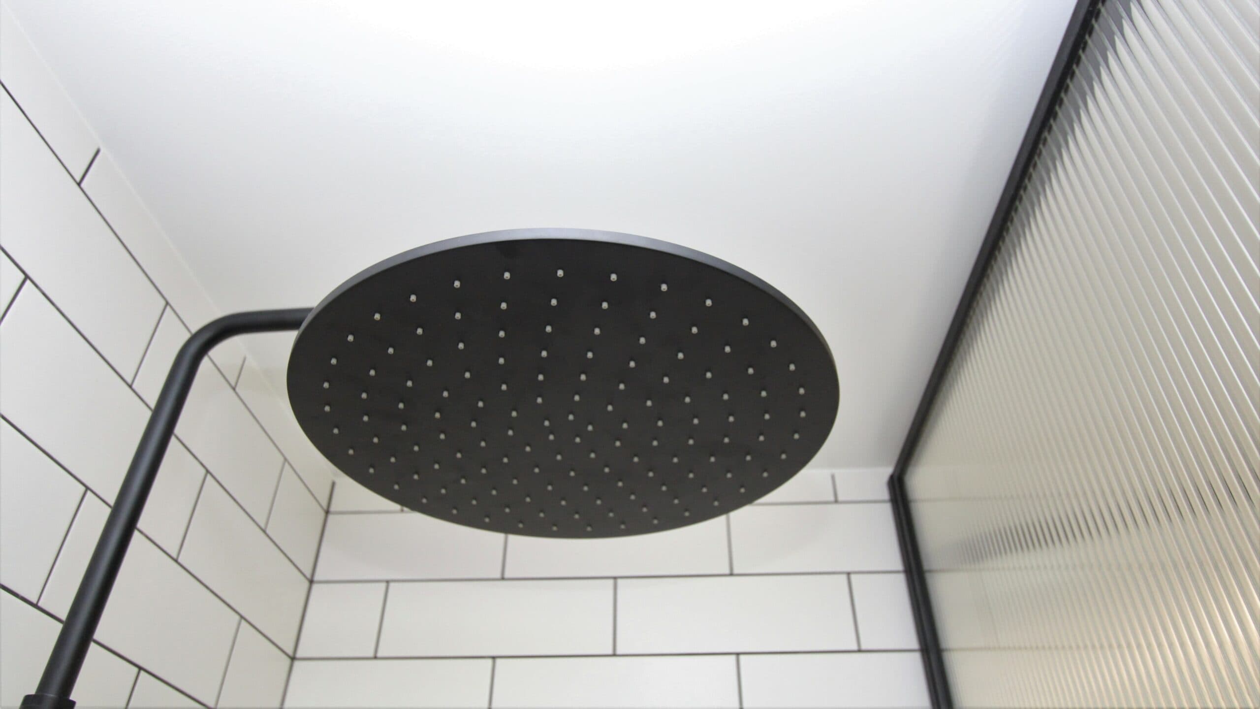 Stor svart taksil från Svedbergs