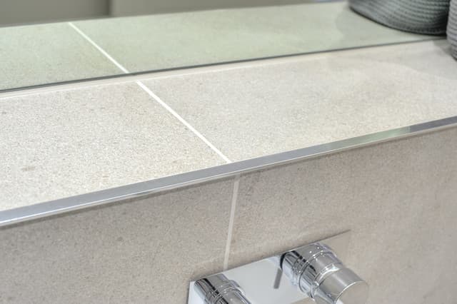 Kakellister i badrum