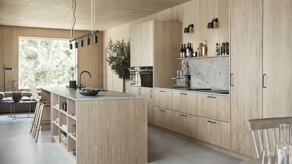 Massivt ljust träkök från Ballingslöv